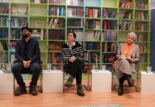 Sofija Todorović (u sredini) na tribini Mreže mira o ulozi civilnog društva u procesima otpora ksenofobnim i šovinističkim praksama